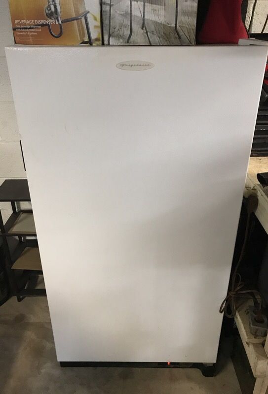 frigidaire 13.5 upright freezer