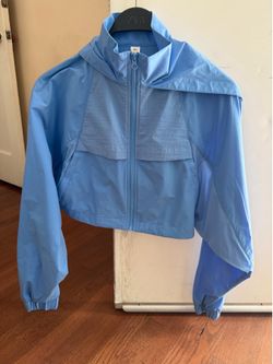 Alo cropped playmaker jacket and shorts