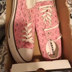 Hello Kitty Converse.    AUTHENTIC