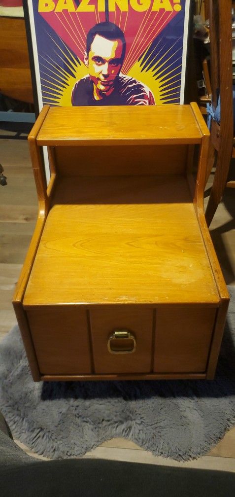 Vintage Owosso Fashion Piece End Table 
