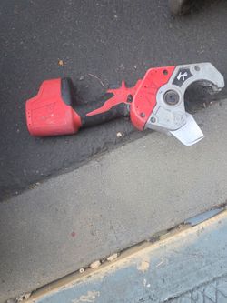 Milwaukee M12 pipe cutters