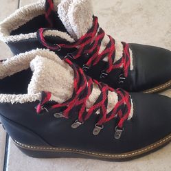 Womens Boots. Size 7.5