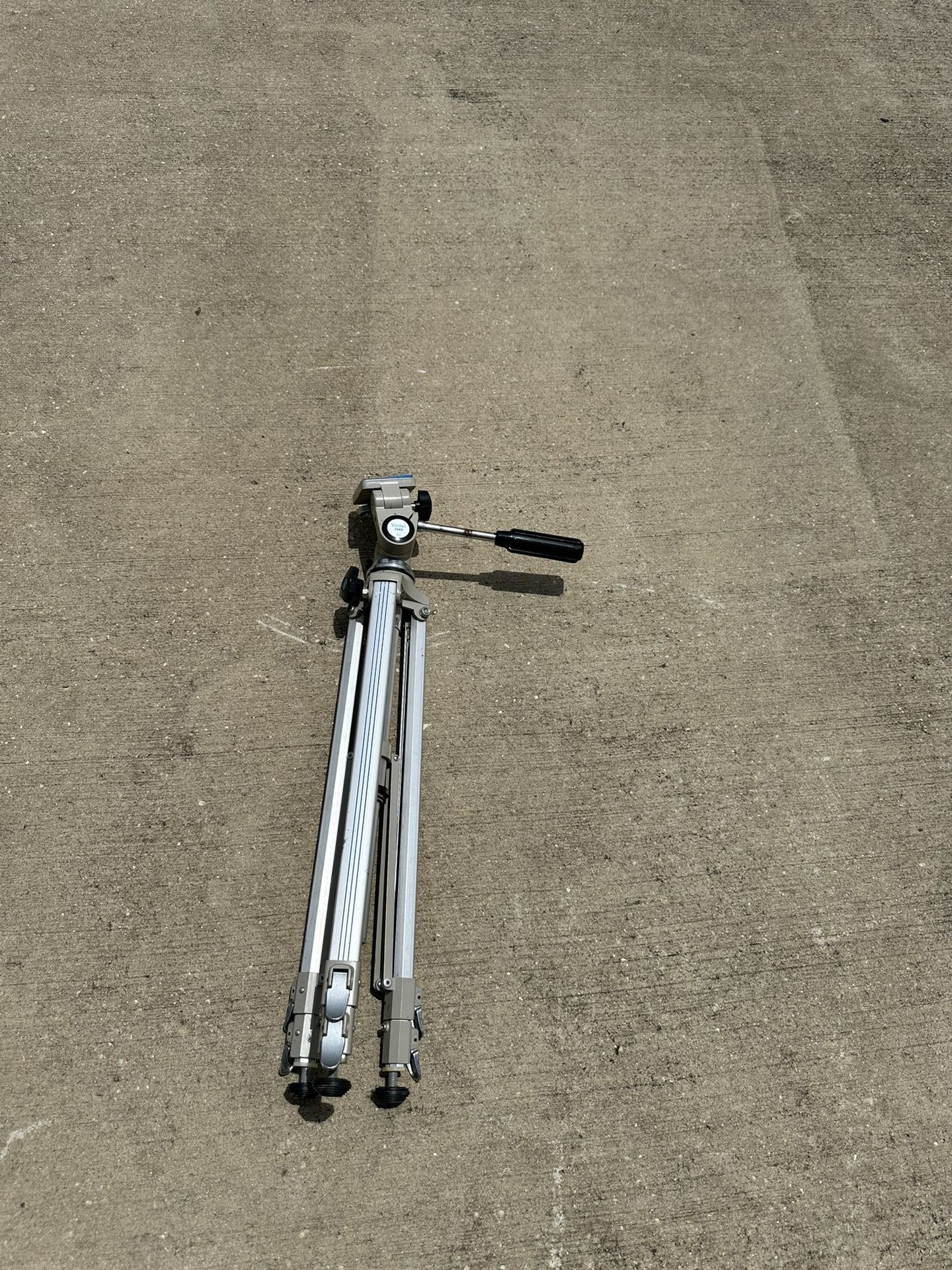 Vivitar 2240 3 Way Adjustable