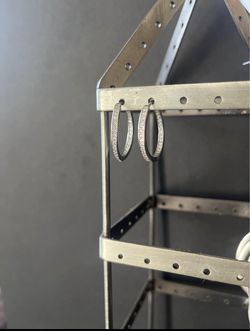 4.6grams solid Sterling silver 925 hoop earrings.