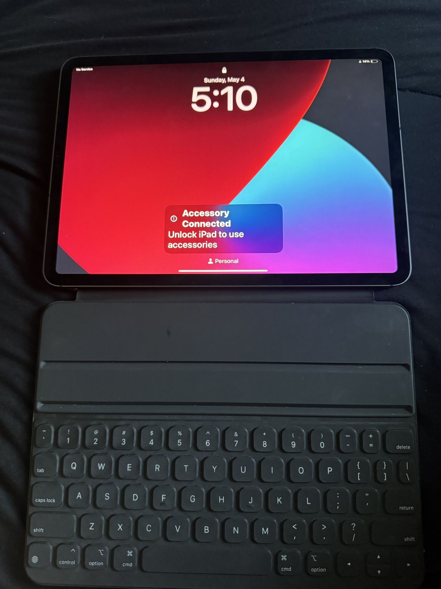 iPad Pro 11” With Apple Keyboard & Case cellular + WiFi