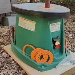 Grizzly 1/2 Horsepower Oscillating Spindle Sander.