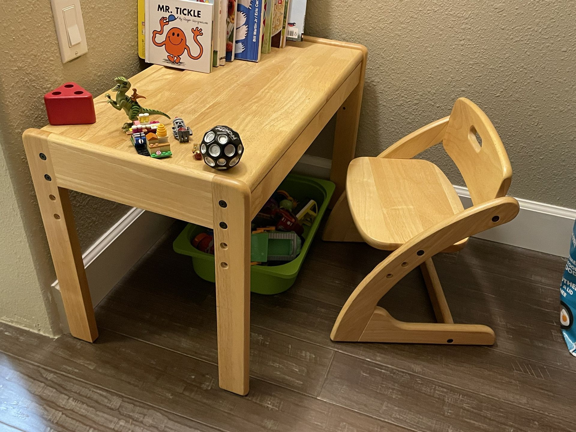 Kid’s (Toddler’s) Desk and Chair