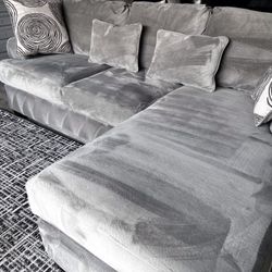Small Grey Sectional Sofa Couch  (DELIVERY AVAILABLE)
