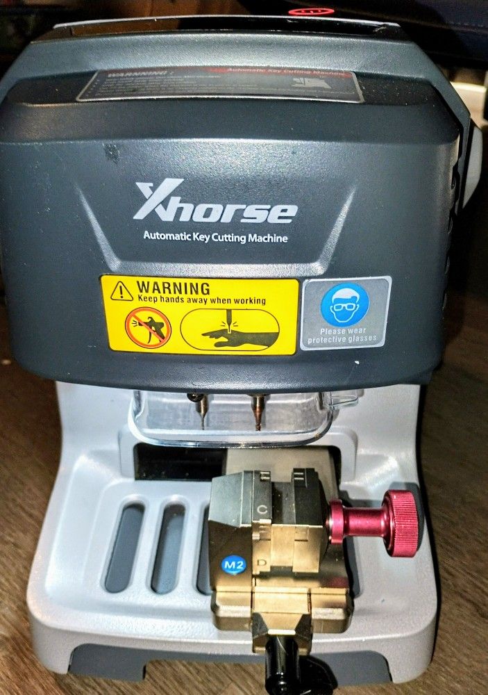 X-Horse Dolphin XP-005 PORTABLE AUTOMATIC KEY CUTTER