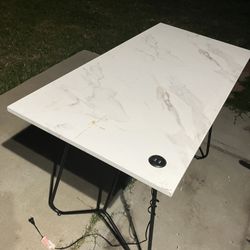 Table Desk With Usb