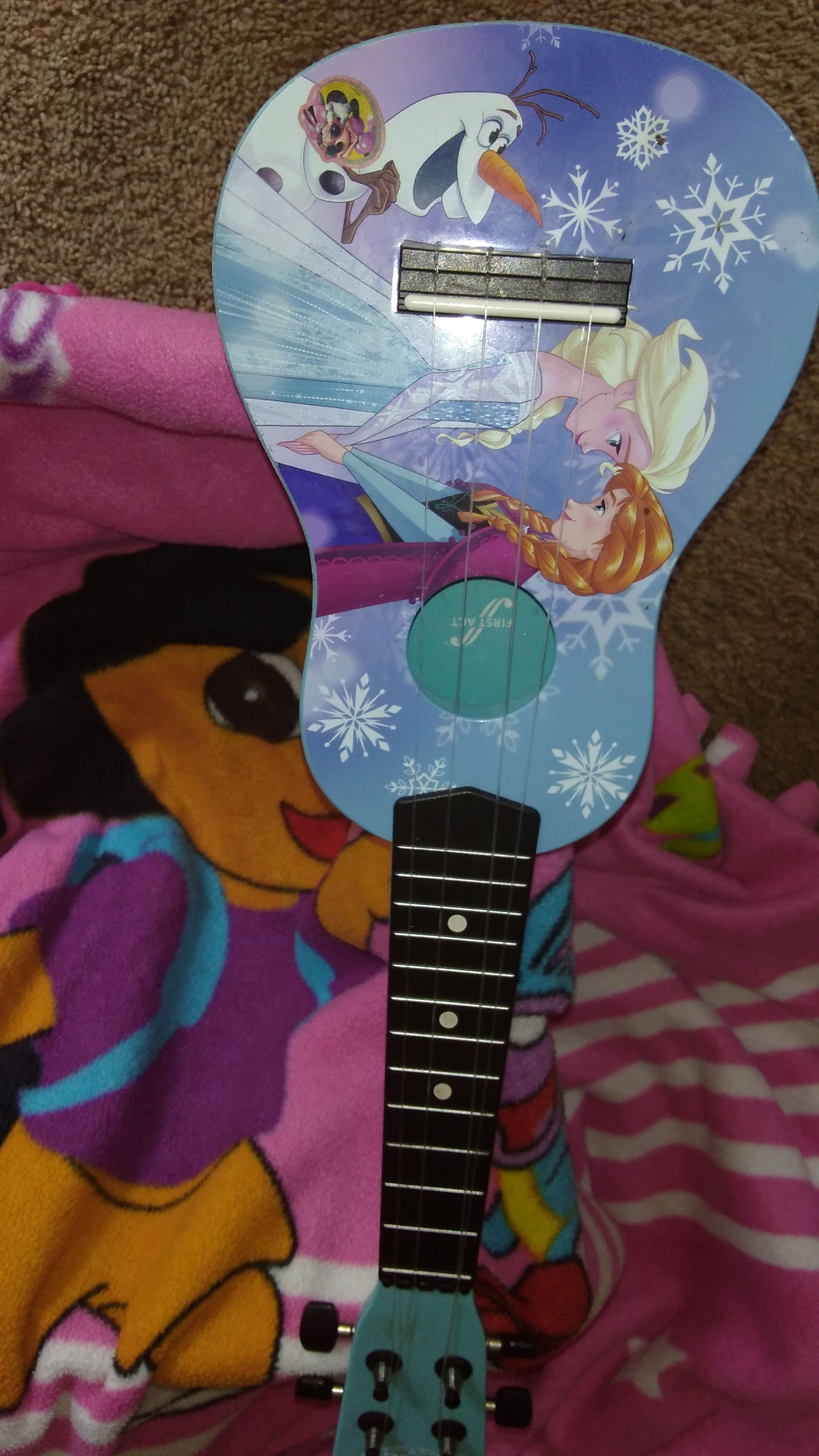 Guitarra Ana y Elsa.