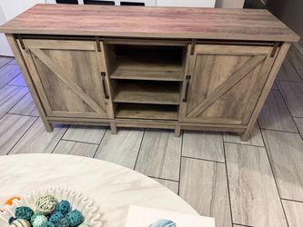 Entertainment center