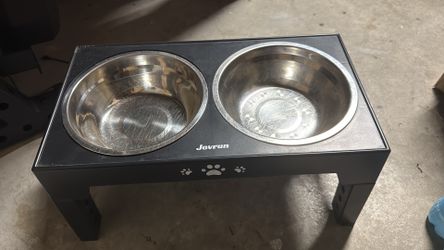 elevated dog bowl stand