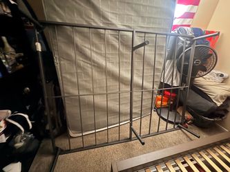 Bed frame (queen)