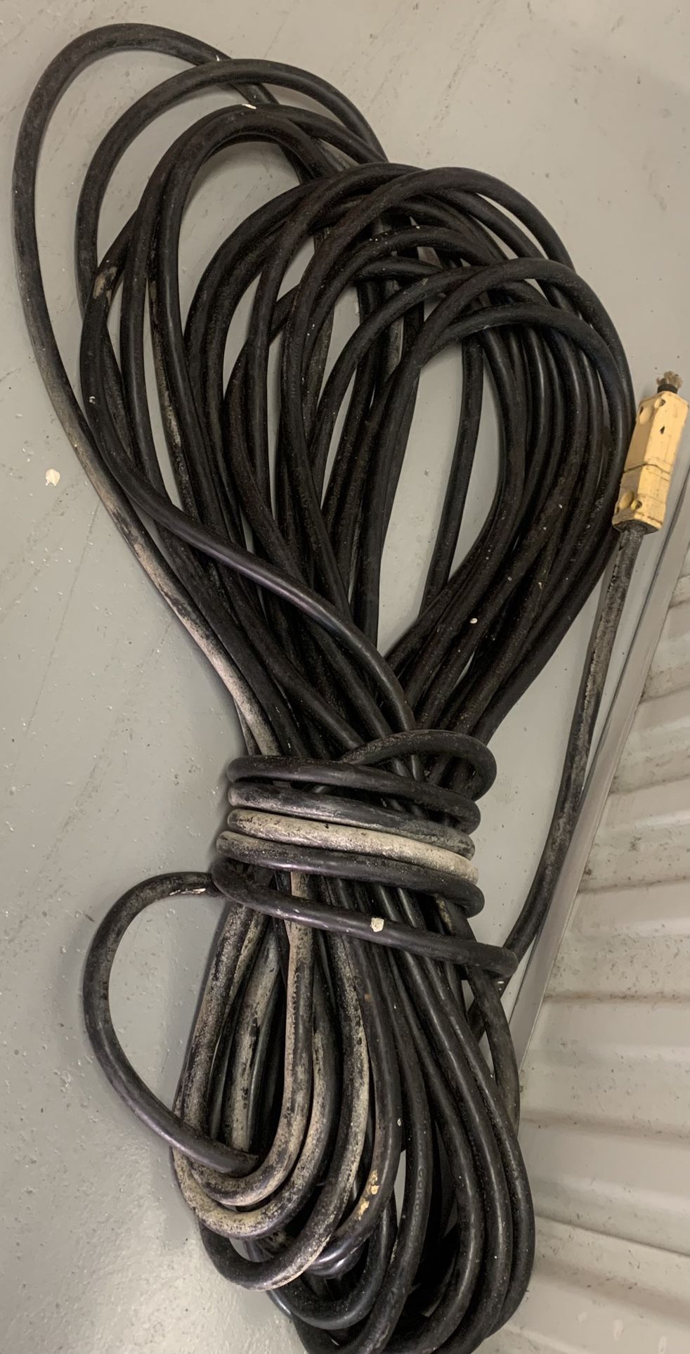 Heavy duty extension cord