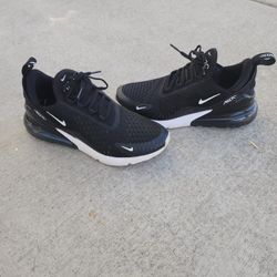 Nike AirMax 270