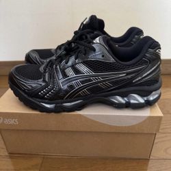 Black Asics Kayano 14 