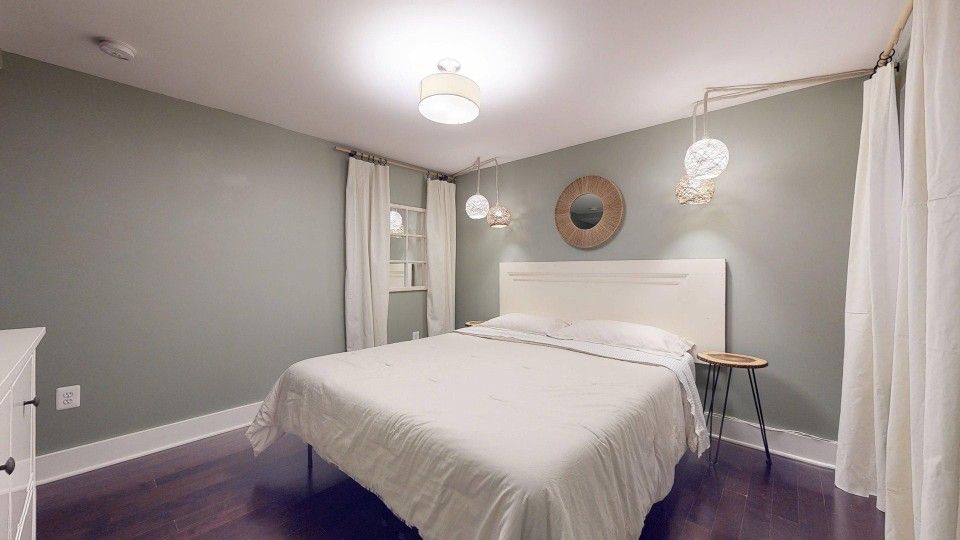 California King Bed Plus Linens