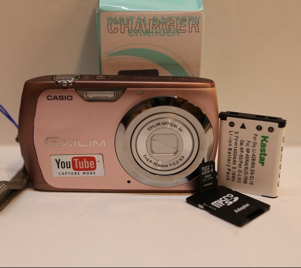 Casio Exilim EX-S8 12.1 Mega Pixels Pink Digital Camera