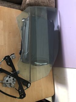 07 Dodge Magnum glass