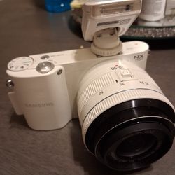 Samsung Nx1100