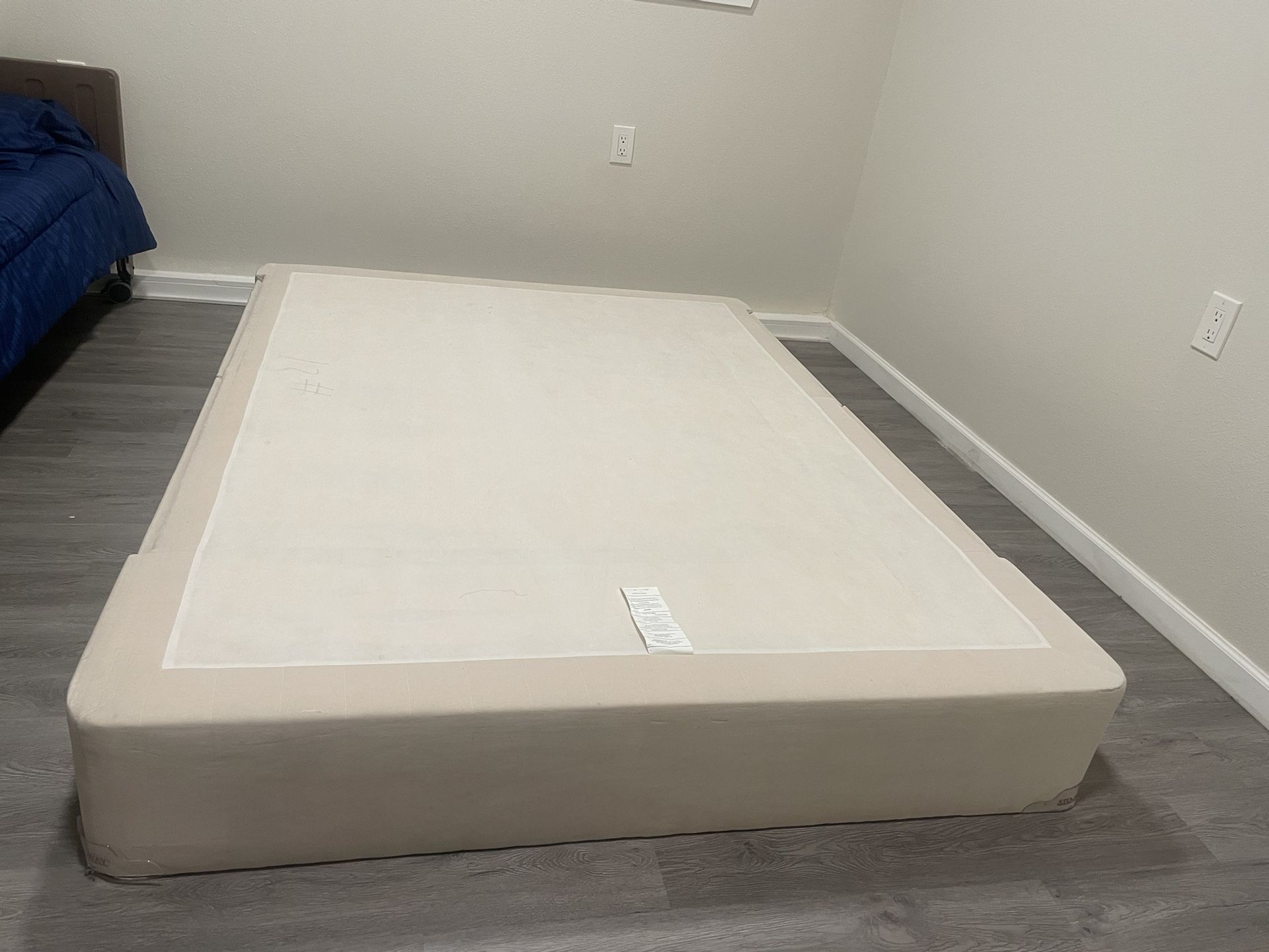 Queen Mattress and Box Spring Set for Sale