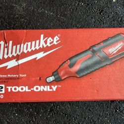 Milwaukee
M12 12V Lithium-Ion Cordless Rotary Tool (Tool-Only)