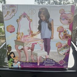Disney Princess Ultimate Musical Vanity with Enchanting Messages & Celebration Song! Includes Brush, Comb, Tiara & 5 Rings