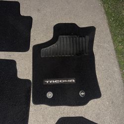 Tapetes De Vinil O Tela Para una Toyota Tacoma Del 2019 Al 2023