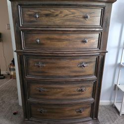 Large Dresser With 2 Night Stands