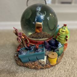 Disney Snow Globe - Bug’s Life, Heimlich, Flik