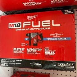 Milwaukee New 1 1/8” Rotary Hammer One Key 18M Fuel