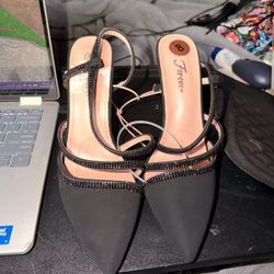 Black heels, size 8  🖤 never worn