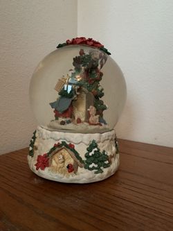 Santa Claus Snow Globe