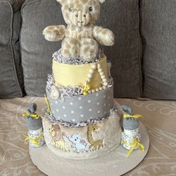 ADORABLE GIRAFFE DIAPER CAKE For A Boy or Girl