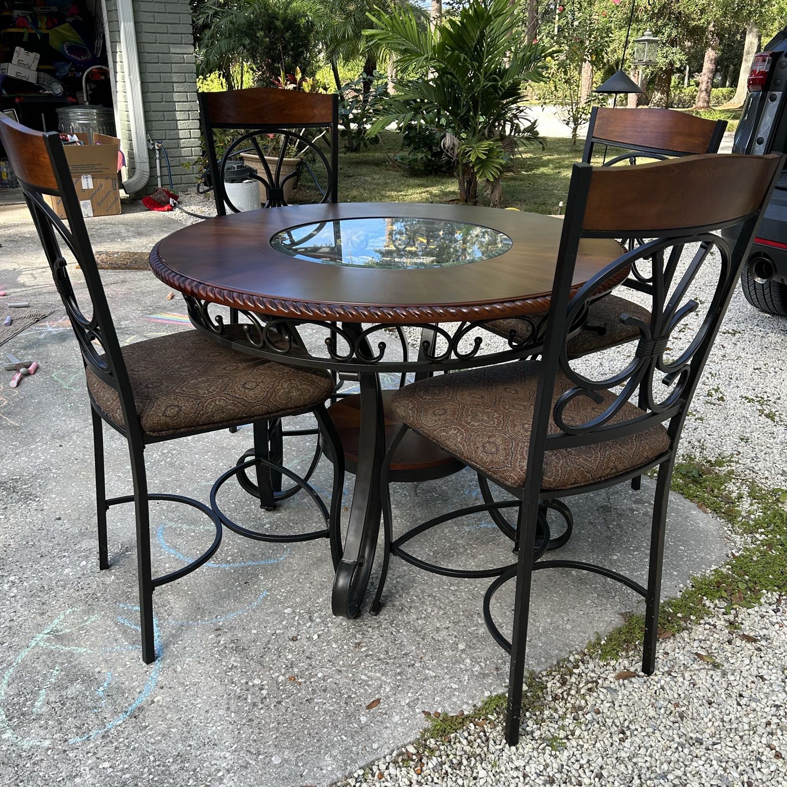 High Top Round Dining Table Seats 4