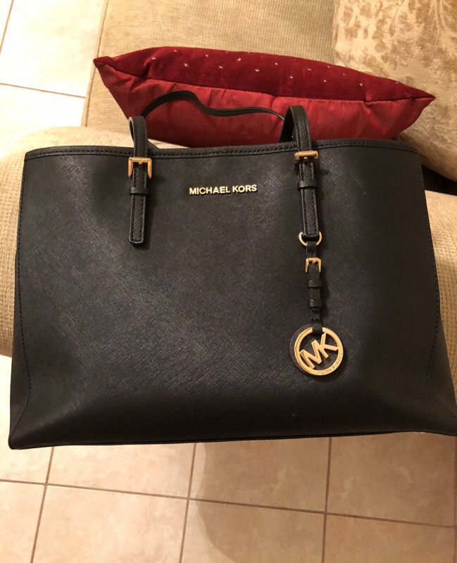 Michael kors purse black