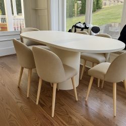 Oval Dining Table! Free Local Delivery 🚚 