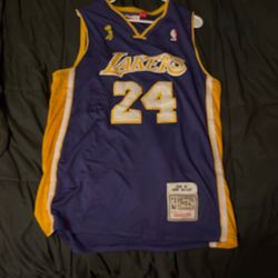 Kobe Bryant Jersey. 08’-09’