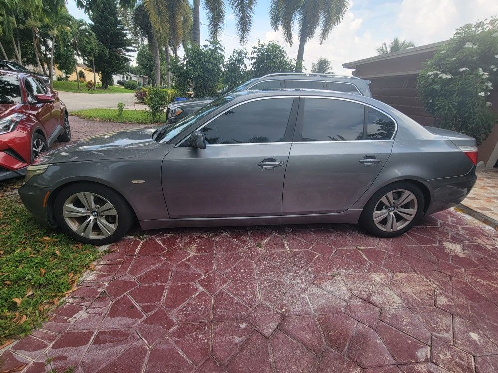 2009 BMW 528i