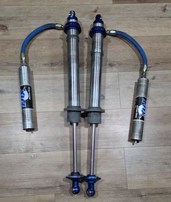 Fox 2.5 x 14 Coilover Shocks With Reservoirs