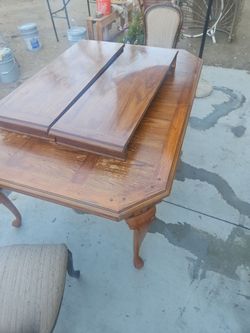Dinner table with 2 chairs