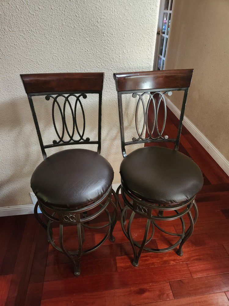 2 Chairs For Kitchen Island