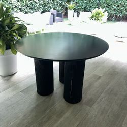 Round Black Breakfast Table
