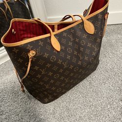 Louis Vuitton Neverfull MM Tote