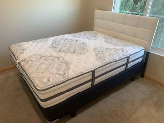 Queen size bed with Matress/Box spring/Head board