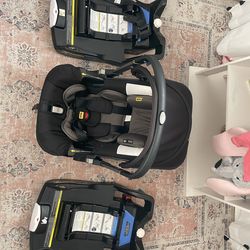 Doona stroller with latch base