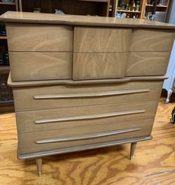 Mid Century Chest of Drawers Dresser