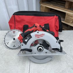 Milwaukee TOOL ONLY  M18 18V Lithium-lon Brushless Cordless 7-1/4 in. Circular Saw NEW $125