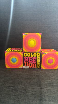 Color Change NeeDoh Ball
